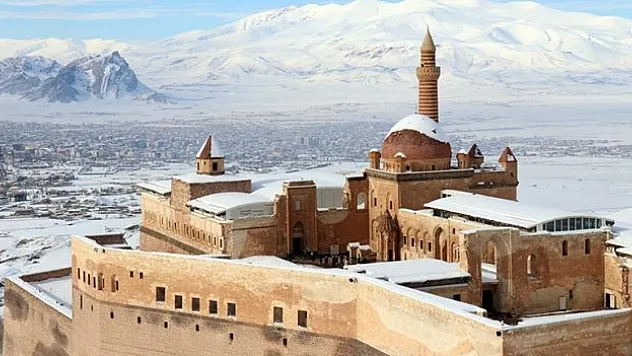 İshak Paşa Sarayı ziyaretçileri ağırlıyor