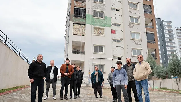 Hem deprem vurdu hem de yapı firması