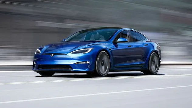 TESLA ARAÇLARINI GERİ ÇAĞIRIYOR