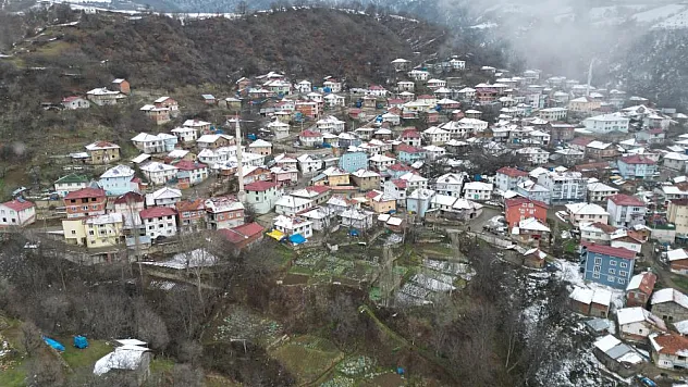 Minaresi düşen cami tamamen yıkıldı