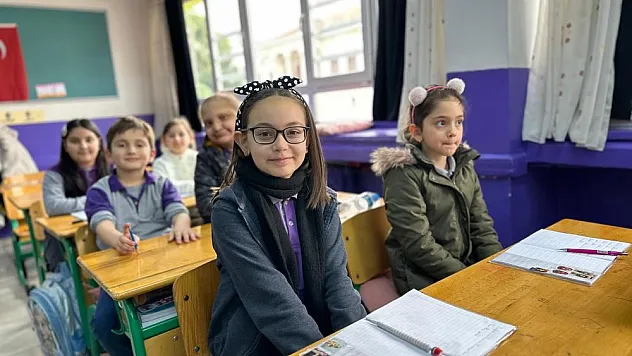 Tatil Sona Erdi, Ders Zili Çaldı