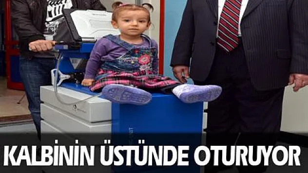 Minik Melek kalbini taşıyamıyor