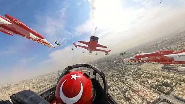 Türk Yıldızları Riyad'da gösteri uçuşu yaptı