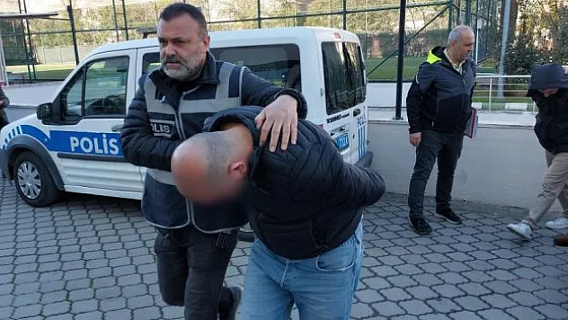 Sokak ortasında bir kişiyi bıçakla ağır yaralayan 2 kişi yakalandı