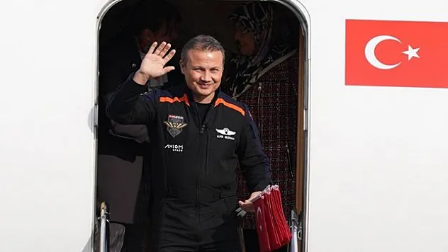 Gezeravcı yurda döndü