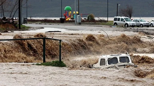 Çanakkale'de Kepez Çayı taştı