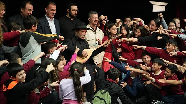 ROBOT AŞIK VEYSEL KONSER VERDİ