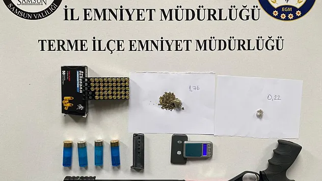 Terme'de silah ve uyuşturucu ele geçirildi