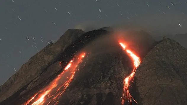 Japonya'da Yanardağ Patlaması