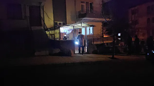 EVİNDE ÖLÜ BULUNDU
