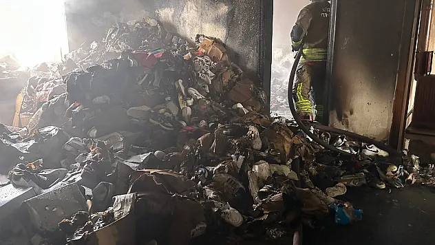 2 KATLI EVDE ÇIKAN YANGIN SÖNDÜRÜLDÜ