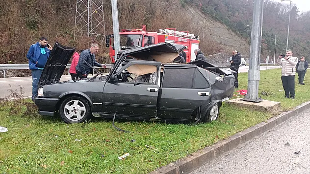 devrilen otomobilin sürücüsü yaralandı