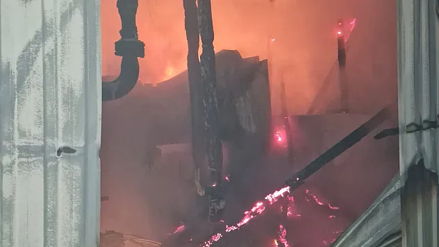 TAVUK ÇİFTLİĞİNDE YANGIN