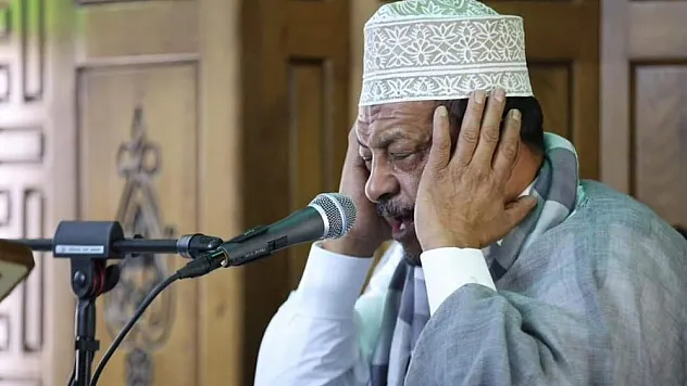 Sadien, Caniklileri mest etti