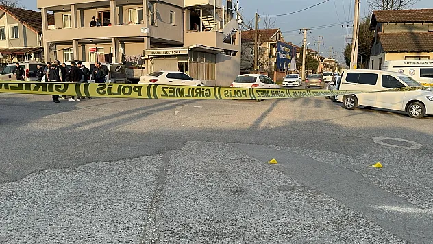 ARAÇTAN AÇILAN ATEŞ SONUCU YARALANDI