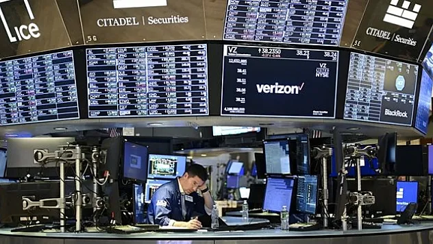 Küresel piyasalar yoğun veri haftasına temkinli başladı