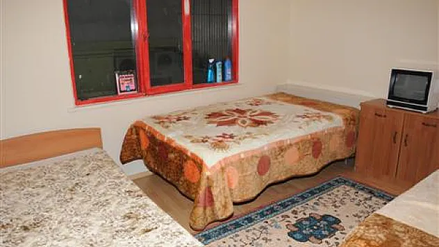 Vanlı Depremzede Aileye Sıcak Yuva