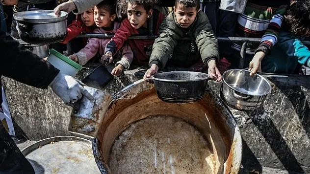 'Açlık' Gazze'de 16 çocuğu öldürdü