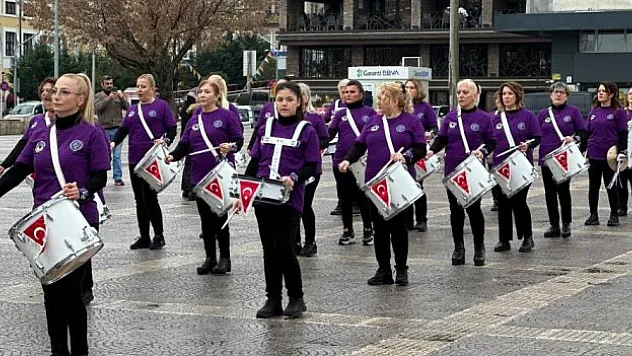 Kadınlardan 8 Mart gösterisi