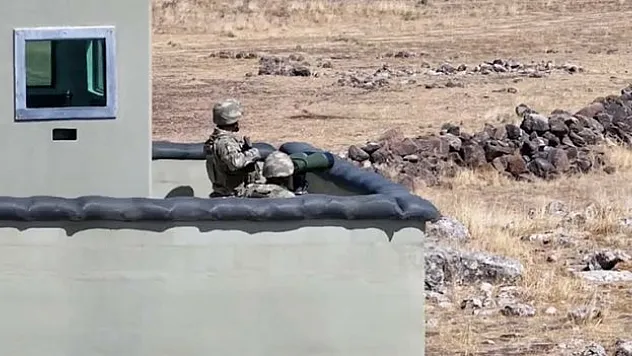 Sınırdan geçmeye çalışan 4'ü terörist 46 kişi yakalandı