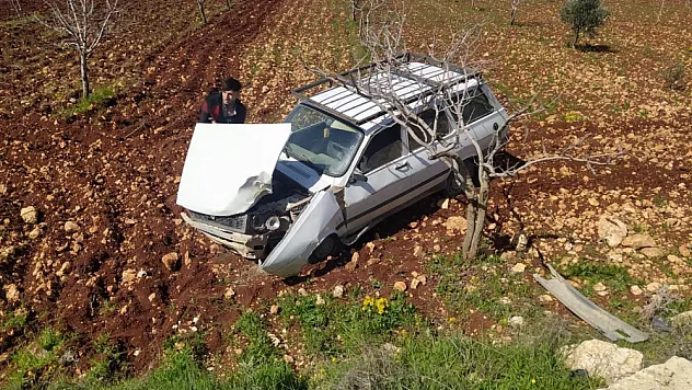 OTOMOBİL DEVRİLDİ