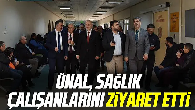 Rektör, Sağlık Çalışanlarını Ziyaret Etti