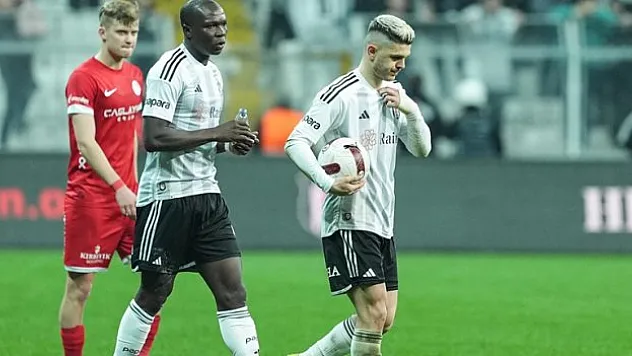 Beşiktaş sahasında Bitexen Antalyaspor'a kaybetti