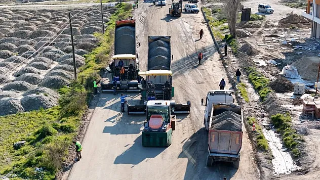 Turizmin kalbindeki yollar yenileniyor