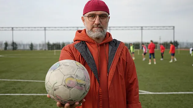 FUTBOLCU MAAŞLARI İÇİN BİLEZİK SATTI