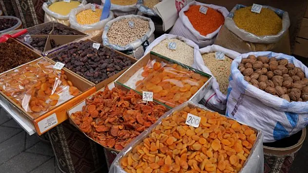 'İnsanlar nefsini köreltecek kadar alıyor'