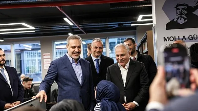 Bakan Fidan, Merkez Kütüphanesi'nde