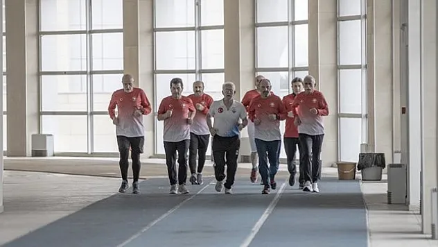 35 yaş üstü 'Çılgın Dadaşlar' maratonlarda başarı için hız kesmiyor