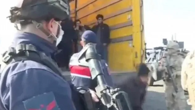 Kalkan-17 operasyonlarında 44 göçmen kaçakçısı yakalandı