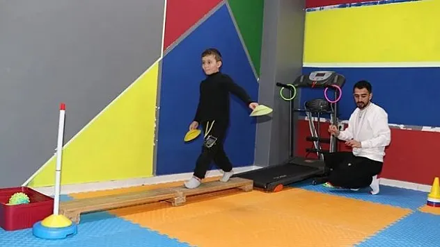 Otizmli çocuklar sporla hayata bağlanıyor