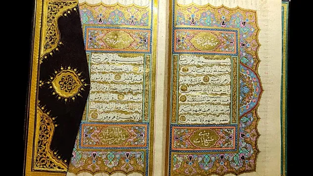 Yurtdışına Kaçırılan 5 asırlık Kuran-ı kerim Türkiye'ye getirildi