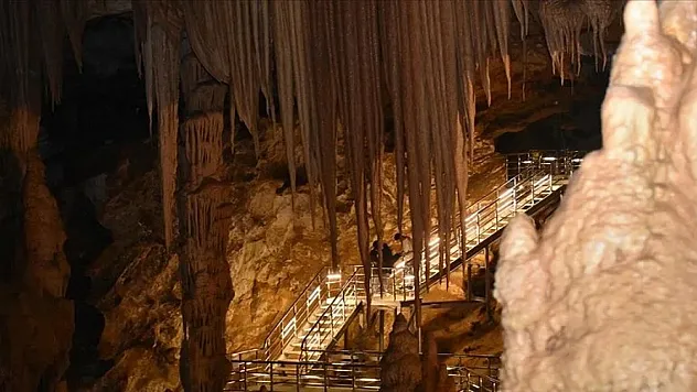 Karaca Mağarası'nda turizm sezonu başladı