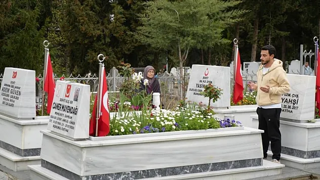 Samsunlular mezarlıklara akın etti