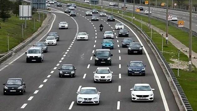 Anadolu Otoyolu'nun Bolu kesiminde bayram tatili dönüşü hareketliliği başladı