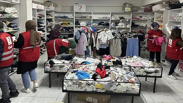 1500'ü aşkın çocuğun yüzü 'Kızılay Butik' ile güldü