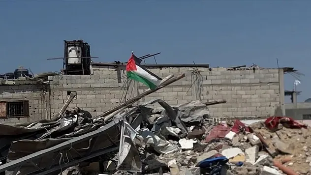 İsrail ordusu Gazze'de bir evi bombaladı, 29 Filistinli hayatını kaybetti