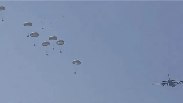 ABD, Gazze'nin kuzeyine havadan insani yardım indirdi