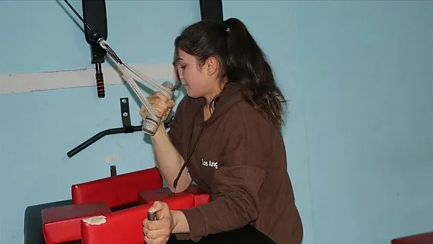 14 yaşındaki Şaziye, Avrupa Şampiyonası'na hazırlanıyor