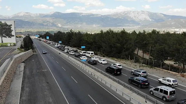 Tatilcilerin Sonu Görünmüyor