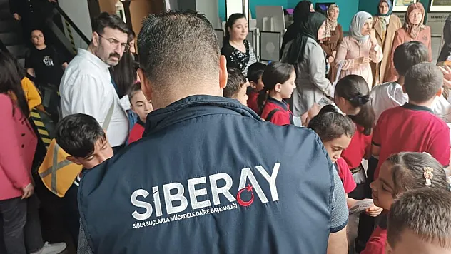 'siber zorbalık' semineri