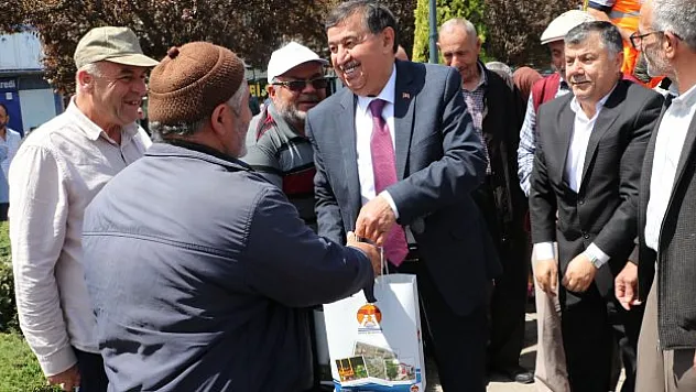 Ücretsiz fidan dağıtımı