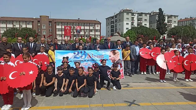 23 Nisan coşkuyla kutlandı