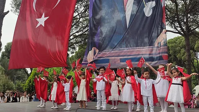 Çocuk Bayramı tüm yurtta kutlanıyor.