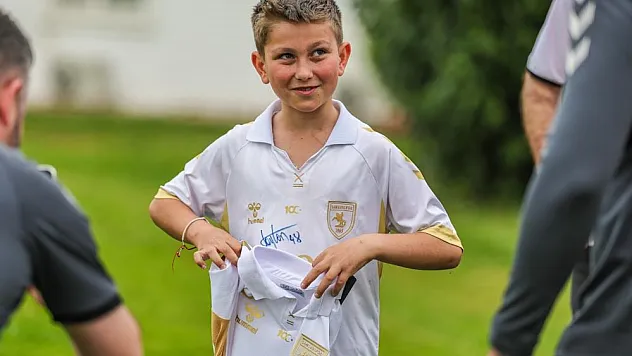 Samsunspor minik taraftarı sevindirdi