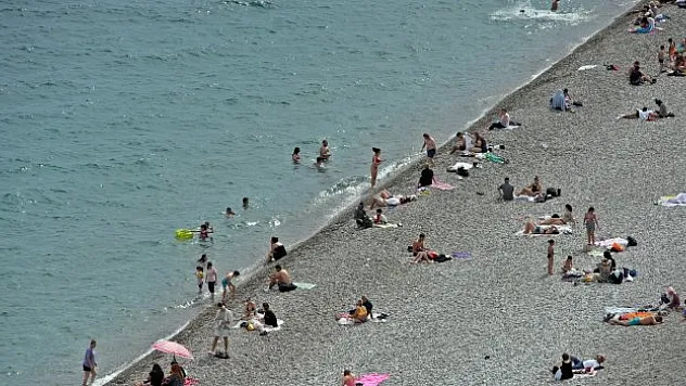 Antalya sahili rahatladı