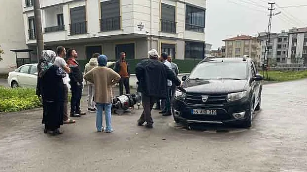 Otomobille çarpışan motosiklet sürücüsü yaralandı